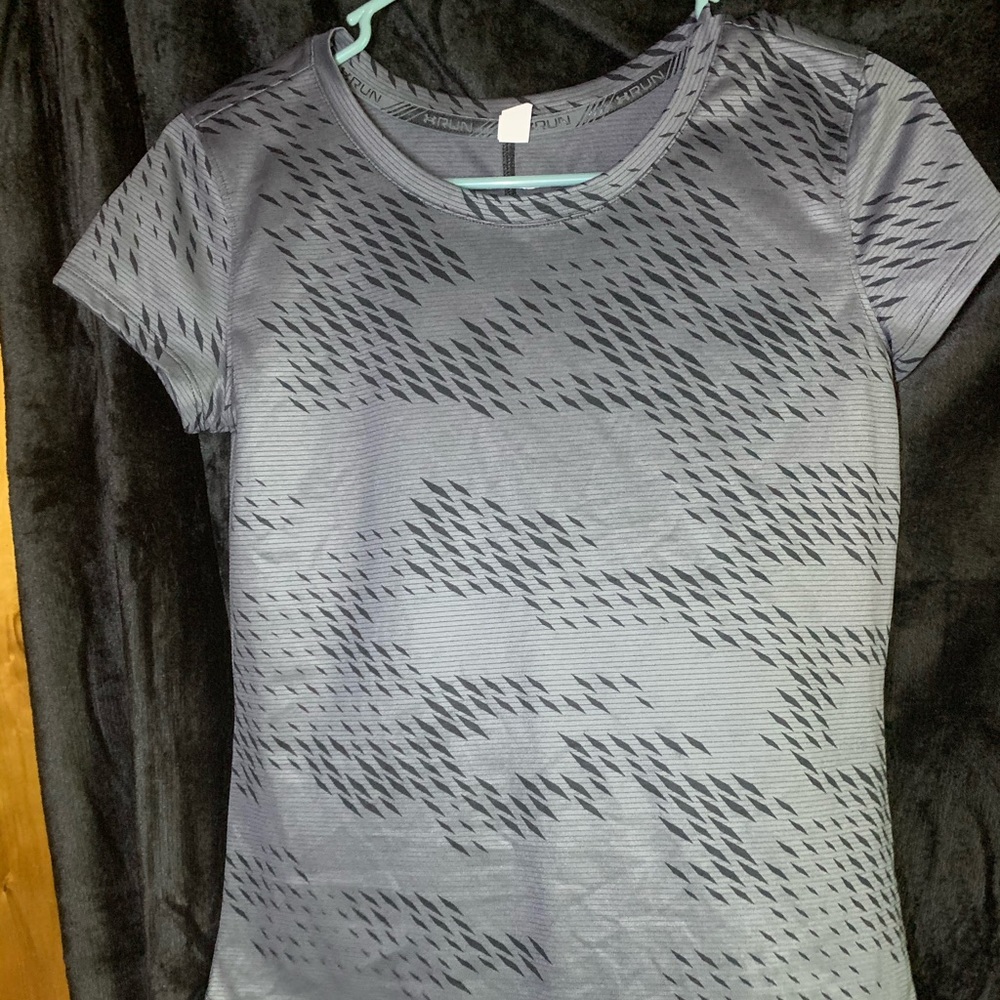 COPY - - women’s under amour running shirt
